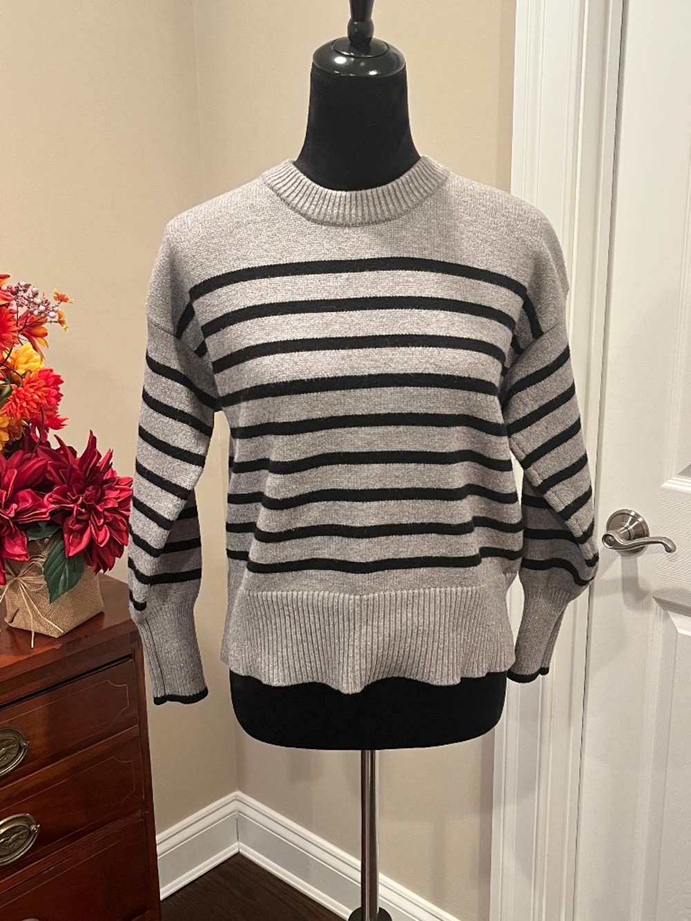 Philosophy Gray & Black Striped Pullover Crewneck Sweater M